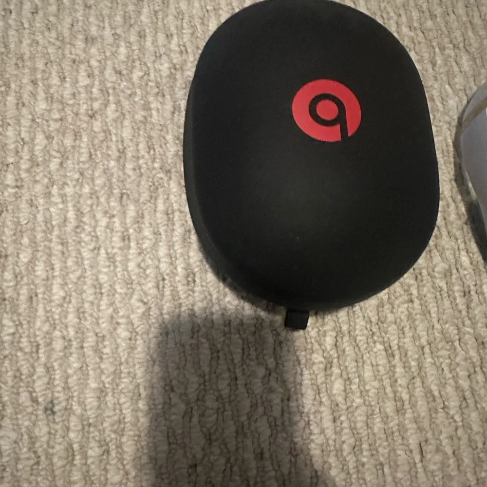 Beats by Dre White and Gold Headphones with Black Case
